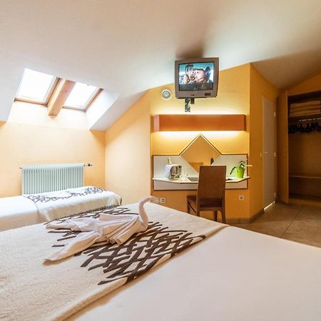 Hotel Les Terres LʼAldosa Extérieur photo