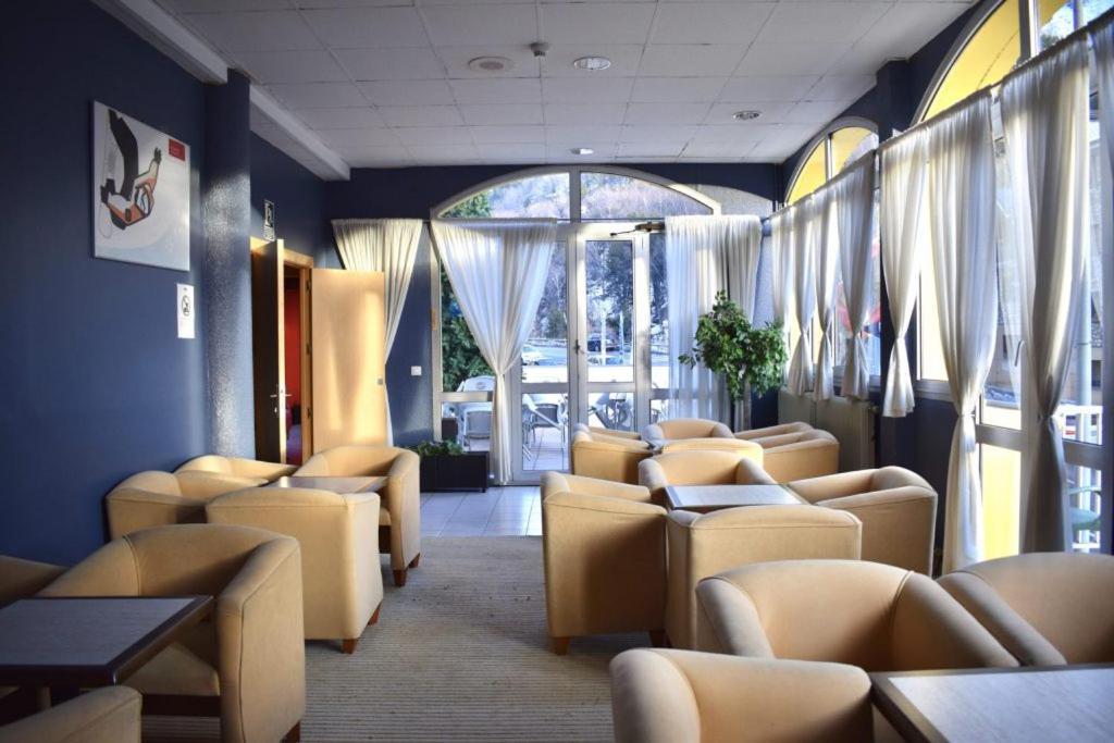 Hotel Les Terres LʼAldosa Extérieur photo