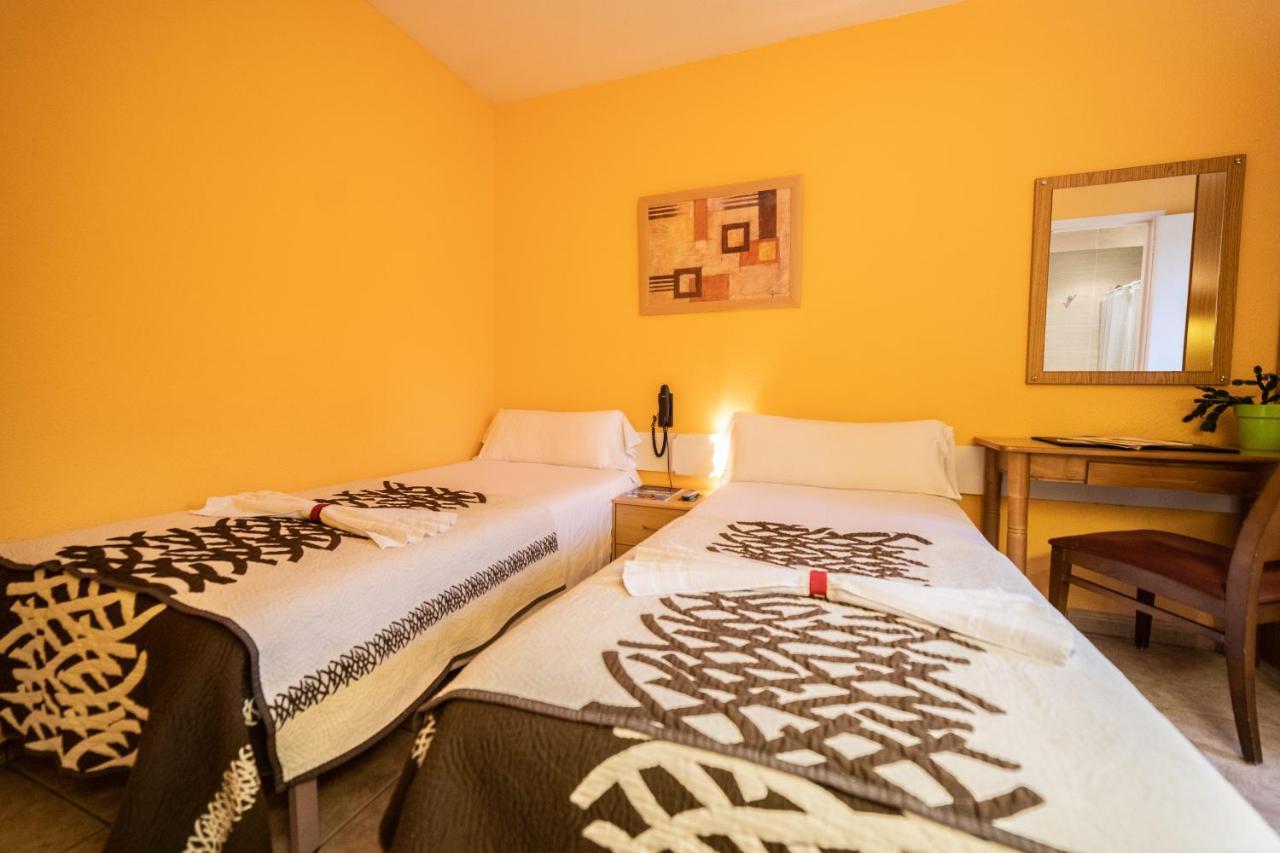 Hotel Les Terres LʼAldosa Extérieur photo