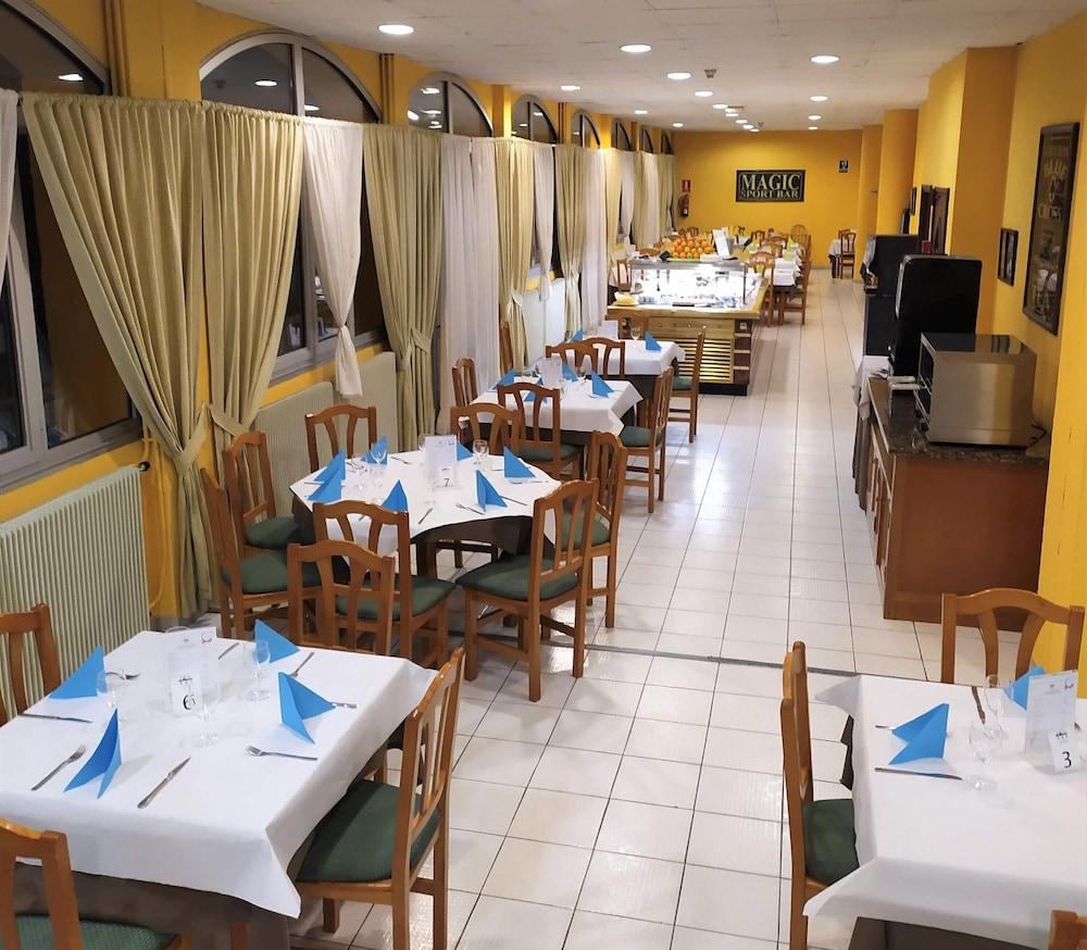 Hotel Les Terres LʼAldosa Extérieur photo