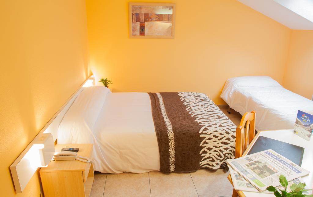 Hotel Les Terres LʼAldosa Extérieur photo