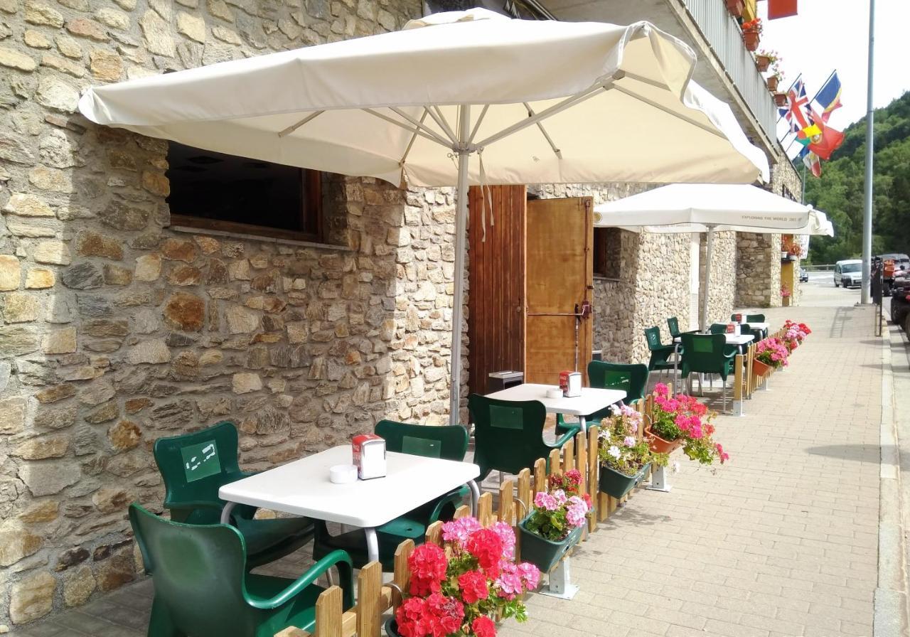 Hotel Les Terres LʼAldosa Extérieur photo