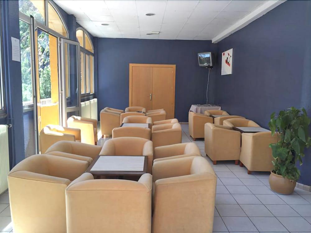 Hotel Les Terres LʼAldosa Extérieur photo